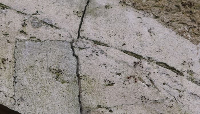 Fissures dans un batiment