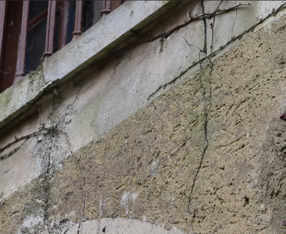 Fissures dans un batiment