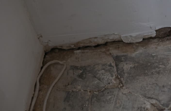 Fissures dans un batiment Fissures dans un batiment