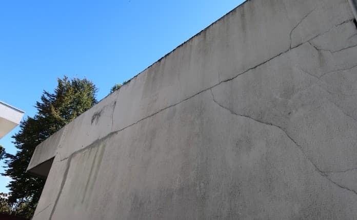 Fissures dans un batiment