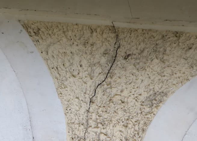 Fissures dans un batiment