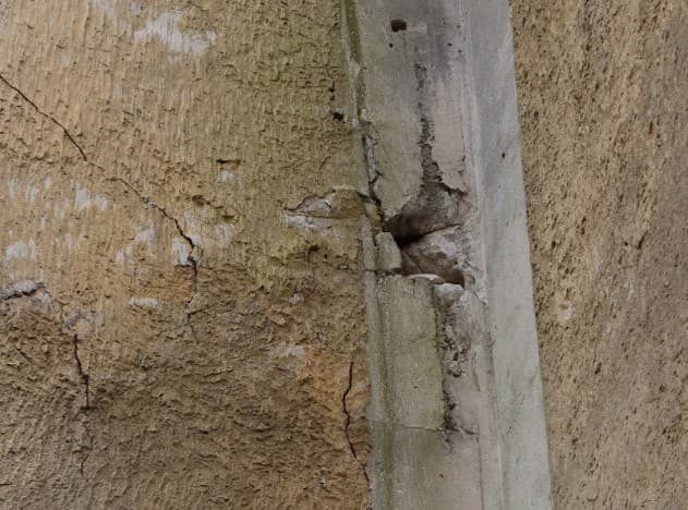 Fissures dans un batiment