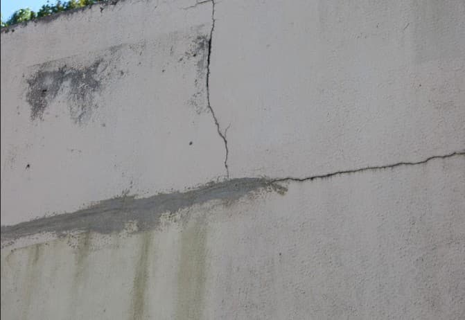 Fissures dans un batiment